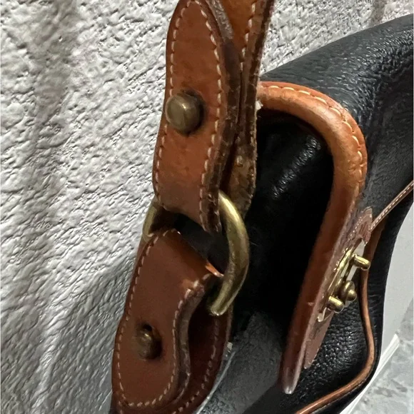 Vintage 1970s Dooney & Bourke Cavalry Spectator Leather Bucket Crossbody Bag - Picture 7 of 16